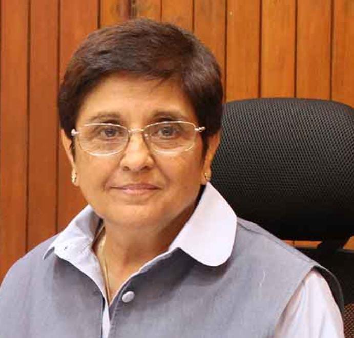 देश की पहली महिला आईपीएस किरण बेदी कल भिलाई में देश की पहली महिला आईपीएस किरण बेदी कल भिलाई में