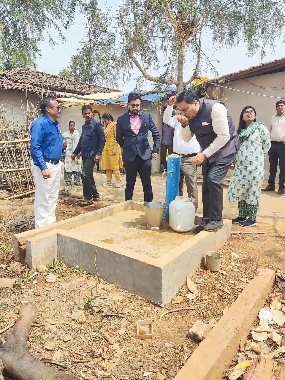 संभागायुक्त पहुंचे सी मार्ट, स्व सहायता समूहों में तैयार उत्पादों की ली जानकारी संभागायुक्त पहुंचे सी मार्ट, स्व सहायता समूहों में तैयार उत्पादों की ली जानकारी