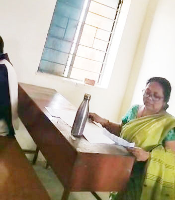 बोर्ड परीक्षा में सामूहिक नकल पर कार्रवाई