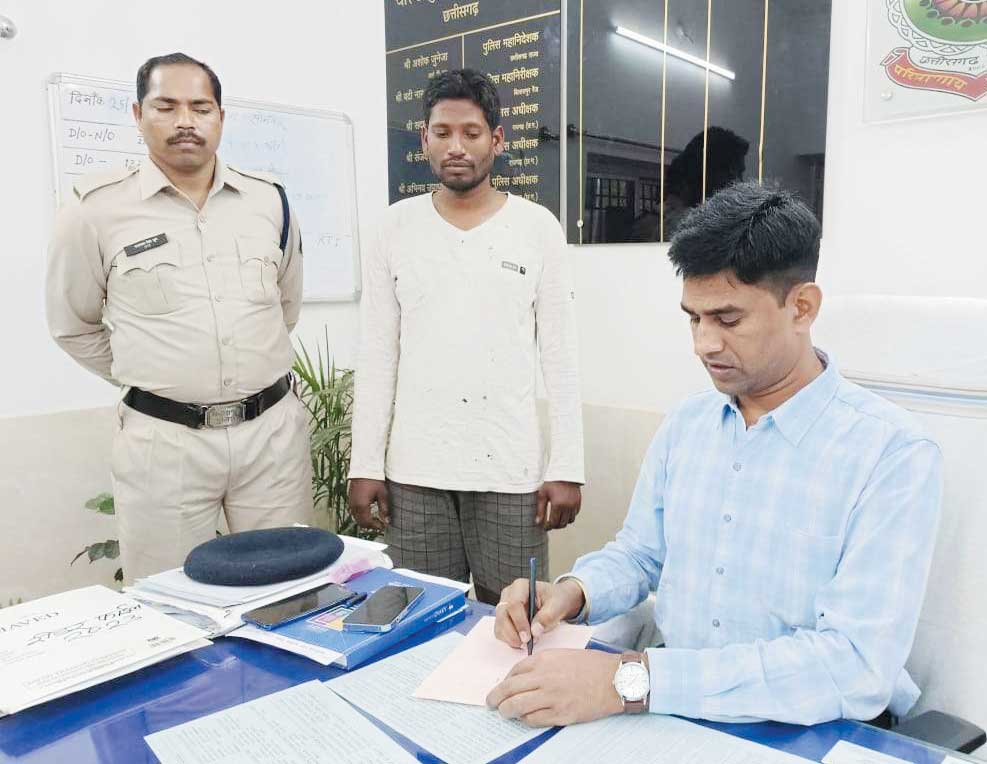 कथित प्रेमी ने पत्थर से सिर में चोट पहुंचा की थी हत्या, किरीतराई हत्या का खुलासा, गिरफ्तार कथित प्रेमी ने पत्थर से सिर में चोट पहुंचा की थी हत्या, किरीतराई हत्या का खुलासा, गिरफ्तार