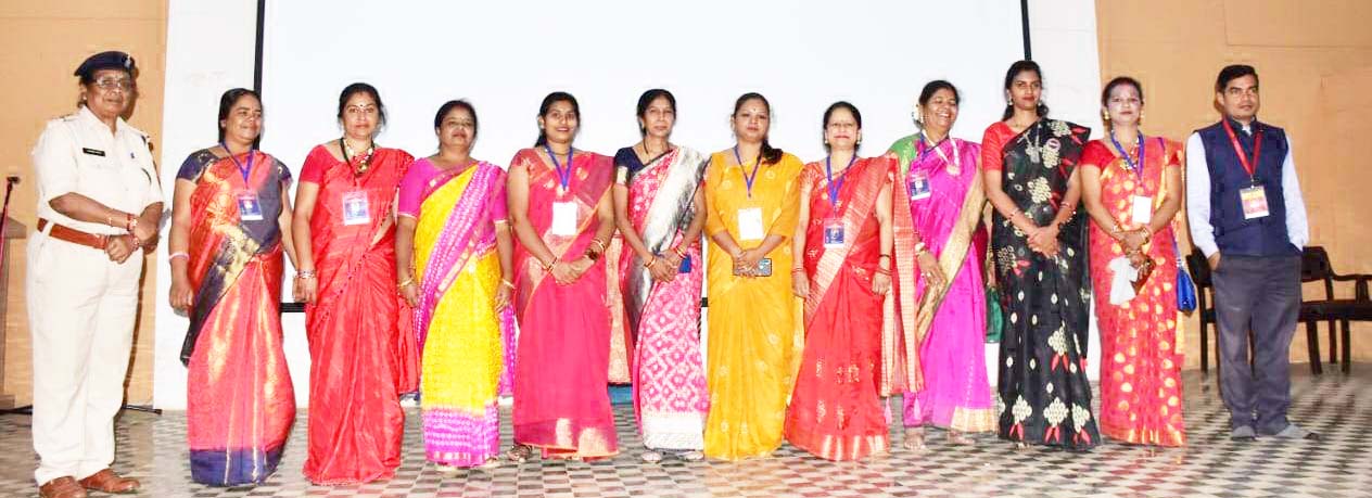 महिला सशक्तिकरण पर कार्यक्रम