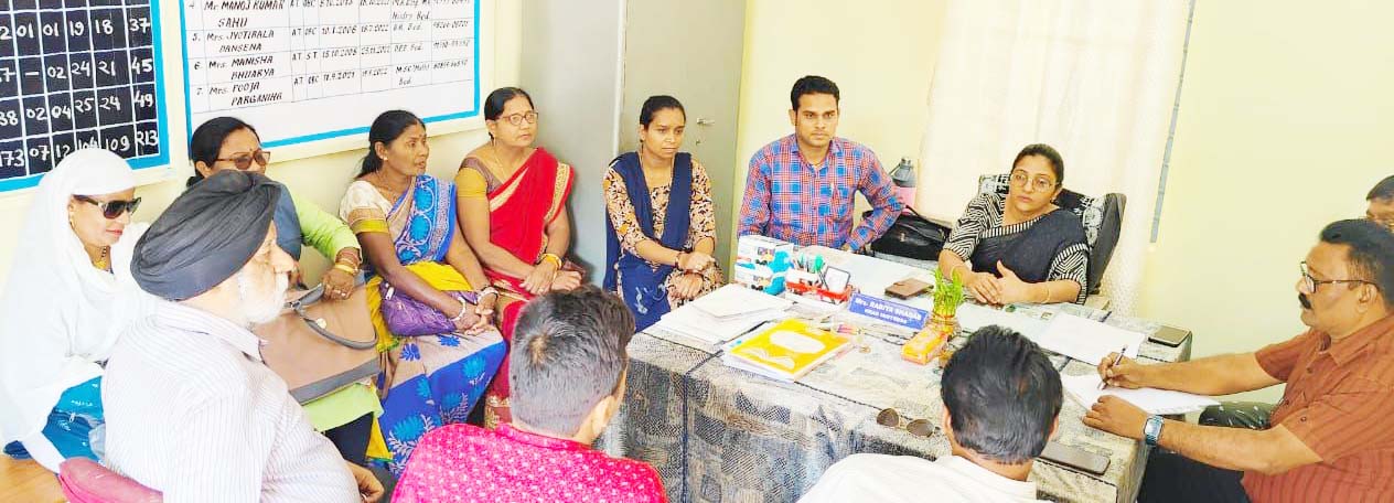 सर्वजनहित समिति ने अंग्रेजी माध्यम गंजपारा स्कूल को लिया गोद सर्वजनहित समिति ने अंग्रेजी माध्यम गंजपारा स्कूल को लिया गोद