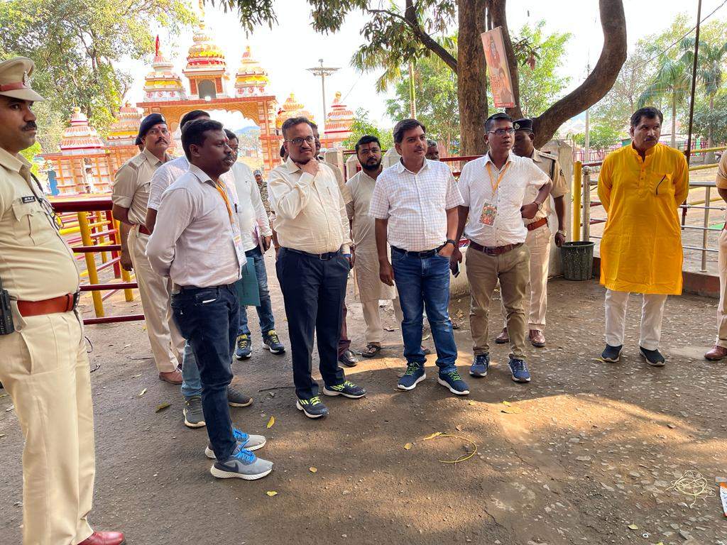 आईजी ने कुदरगढ़ चौकी का किया निरीक्षण