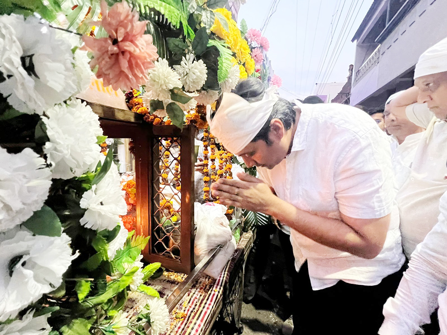 भाजपा ने किया शोभायात्रा का अभिनंदन भाजपा ने किया शोभायात्रा का अभिनंदन