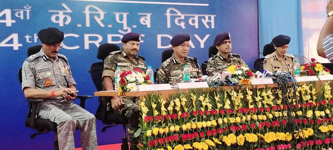 नक्सलियों के द्वारा लूटे हथियार, किसी के काम नहीं रह जाएंगे-डीजी सीआरपीएफ नक्सलियों के द्वारा लूटे हथियार, किसी के काम नहीं रह जाएंगे-डीजी सीआरपीएफ