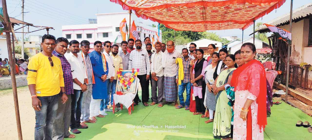 मोदी सरकार के खिलाफ धरना प्रदर्शन मोदी सरकार के खिलाफ धरना प्रदर्शन