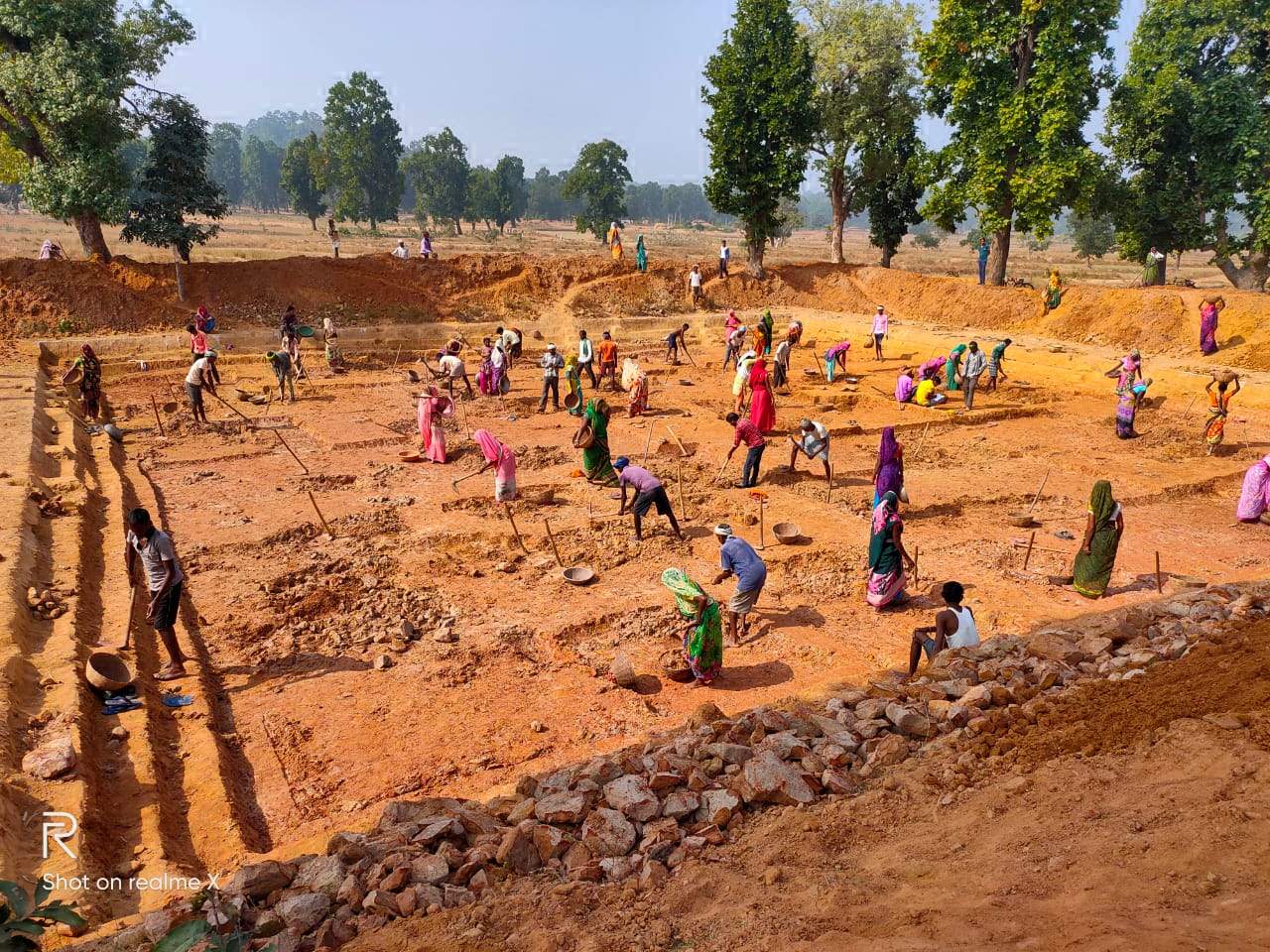 महात्मा गांधी नरेगा में पंजीकृत श्रमिकों को रोजगार उपलब्ध कराने का लक्षित मानव दिवस पूर्ण महात्मा गांधी नरेगा में पंजीकृत श्रमिकों को रोजगार उपलब्ध कराने का लक्षित मानव दिवस पूर्ण