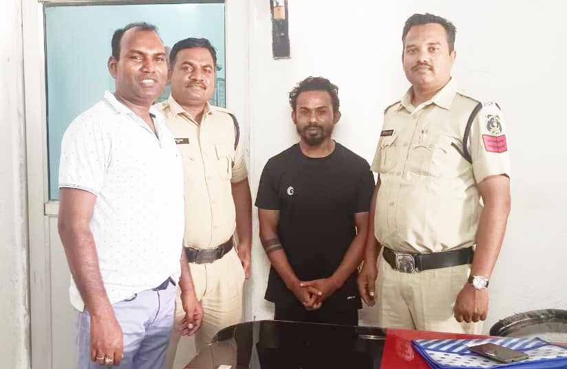 धारदार कत्ता लेकर घूम रहा युवक गिरफ्तार  