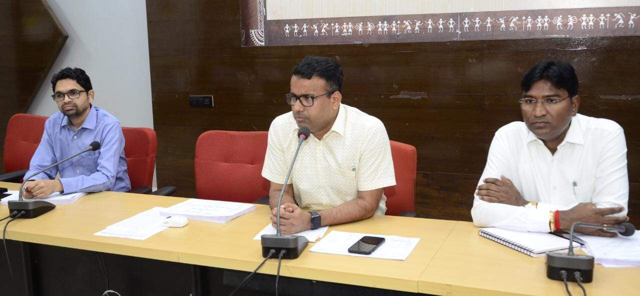 सामाजिक-आर्थिक सर्वे कार्य में नहीं छुटे कोई व्यक्ति- कलेक्टर सामाजिक-आर्थिक सर्वे कार्य में नहीं छुटे कोई व्यक्ति- कलेक्टर