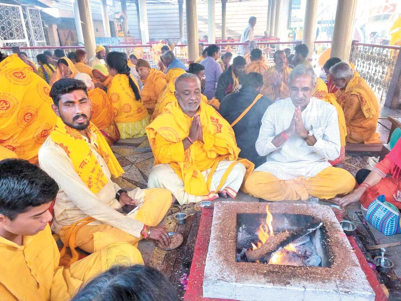 चंदूलाल पहुंचे हरिद्वार, 5 दिवसीय मौन साधना सत्र में शामिल होने जाएंगे मुंस्यारी चंदूलाल पहुंचे हरिद्वार, 5 दिवसीय मौन साधना सत्र में शामिल होने जाएंगे मुंस्यारी