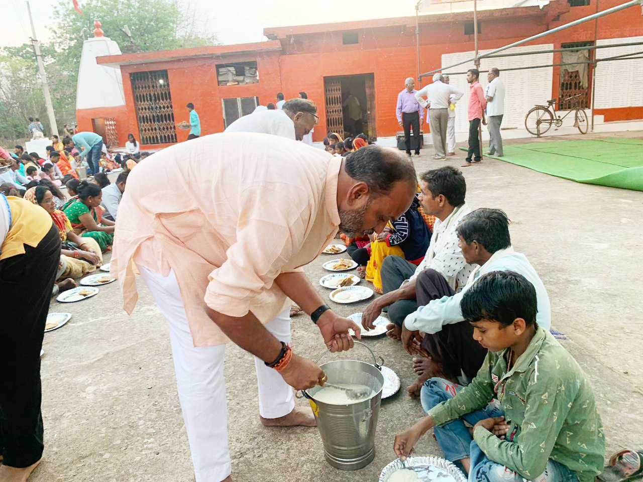 किसान नेता ने 150 गांवों के माता मंदिरों में जलाए ज्योत