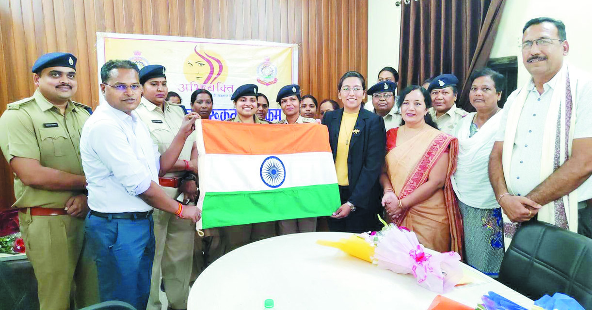 पर्वतारोही याशी जैन को माउंट एवरेस्ट फतेह के लिए पुलिस की शुभकामनाएं