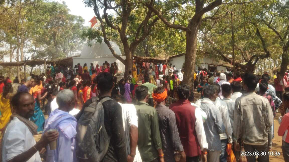 रामगढ़ में उमड़े भक्त, जगह-जगह भंडारा रामगढ़ में उमड़े भक्त, जगह-जगह भंडारा