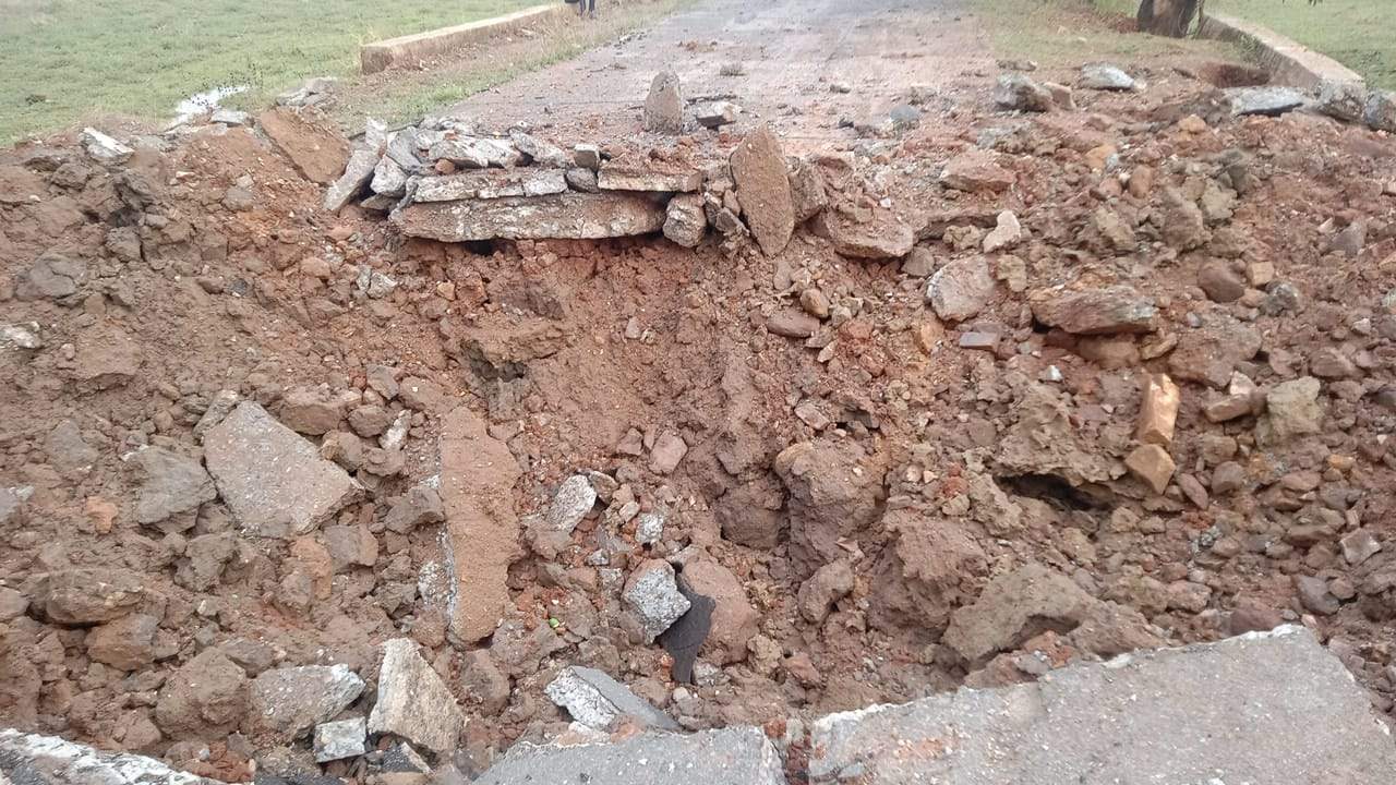 किकलेर के पास नक्सल बारूदी सुरंग विस्फोट, कोई हताहत नहीं किकलेर के पास नक्सल बारूदी सुरंग विस्फोट, कोई हताहत नहीं