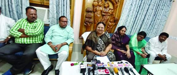 आए थे देश का भ्रष्टाचार बताने, लेकिन उलझ गए जिले के भ्रष्टाचार में आए थे देश का भ्रष्टाचार बताने, लेकिन उलझ गए जिले के भ्रष्टाचार में