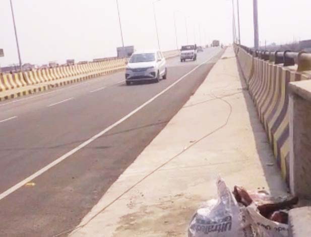 कोतरा रोड रेलवे ओवर ब्रिज  बिना लोकार्पण के  शुरू