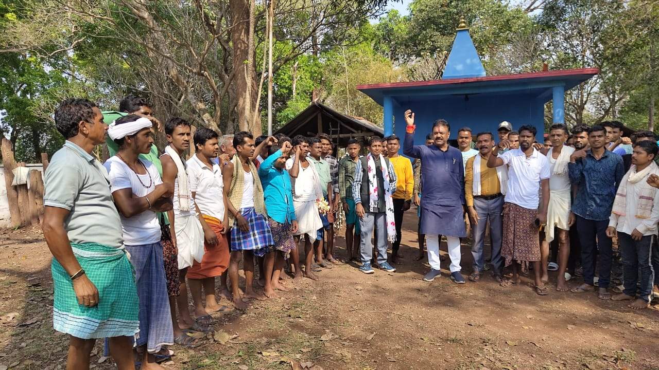 अतिसंवेदनशील क्षेत्र के मेले में थिरके विधायक रेखचंद