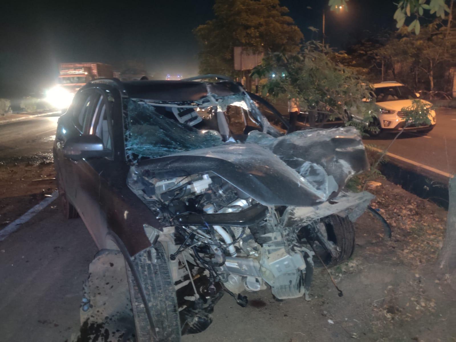 जोरा में खड़े डंपर से एक्सयूवी जा भिड़ी, एक मृत, 5 घायल