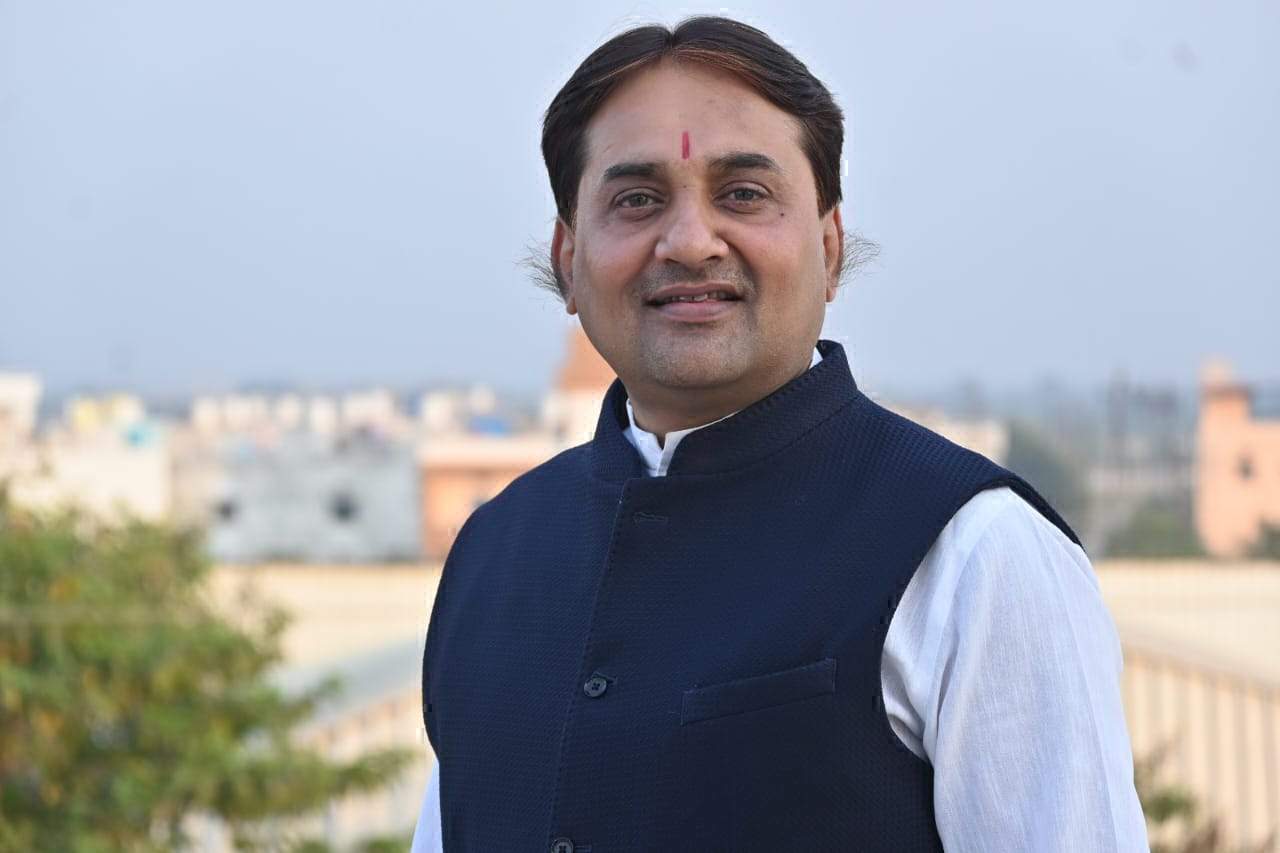 राहुल को राष्ट्रपुत्र की उपाधि देना चाटुकारिता की पराकाष्ठा - नीलू