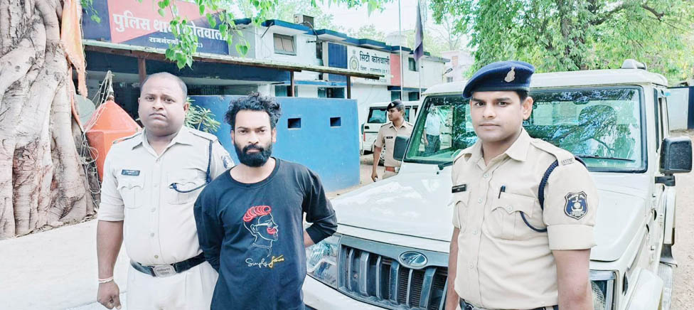 पिस्तौल-चाकू दिखाकर चेक में कराया हस्ताक्षर  बिना राशि दिए करा ली जमीन की रजिस्ट्री