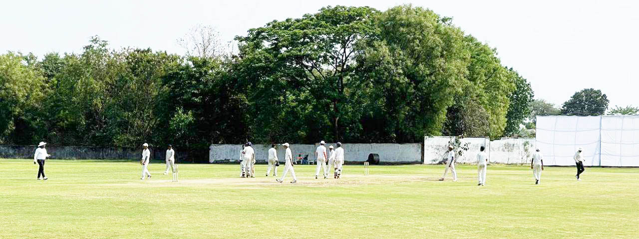 धमतरी सीनियर एवं बीएसपी की  टीम ने मैच जीतकर बनाई बढ़त