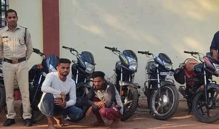 अंतरजिला बाइक चोर गिरोह पकड़ाया