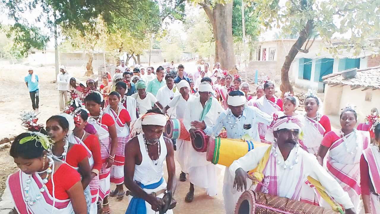 आदिवासियों के हित में काम कर रही है भूपेश सरकार-मिंज