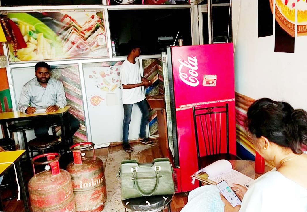 घरेलू गैस सिलेंडर का व्यवसायिक उपयोग, दो होटलों से 4 सिलेंडर जब्त