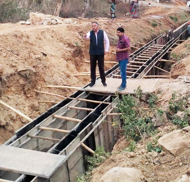 मोरगा डैम के मरम्मत कार्य का कलेक्टर ने किया निरीक्षण