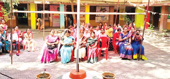  सिलाई ऐसी मानो बड़े शो-रूम के सूट की तरह