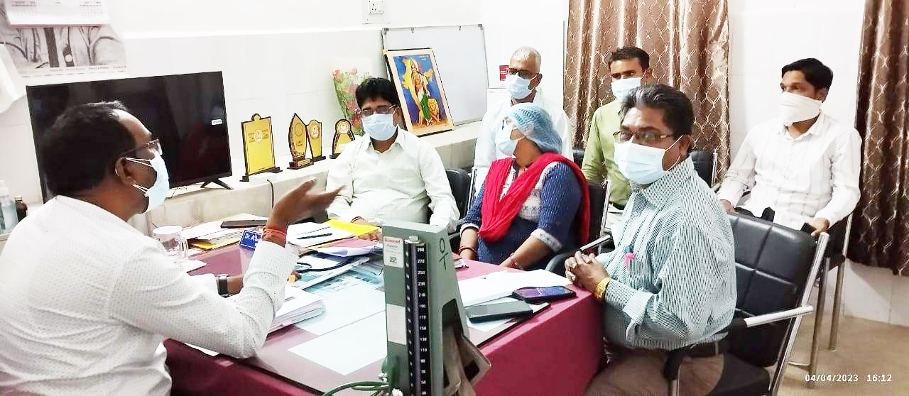 कलेक्टर ने कोरोना प्रसार की समीक्षा के लिए ली जिला स्तरीय समिति की बैठक कलेक्टर ने कोरोना प्रसार की समीक्षा के लिए ली जिला स्तरीय समिति की बैठक