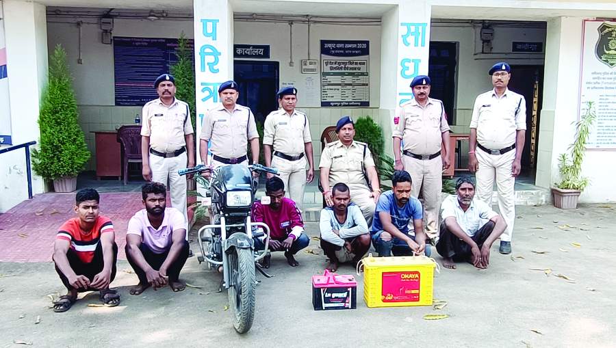 लग्जरी गाडिय़ों से मोबाइल टावर की बैटरी चोरी, अंतरराज्यीय गिरोह के 6 गिरफ्तार