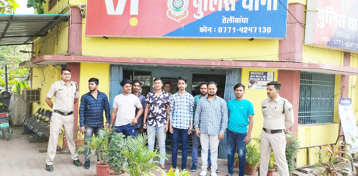 आईपीएल मैच में करोड़ों का सट्टा खिला रहे 8 गिरफ्तार