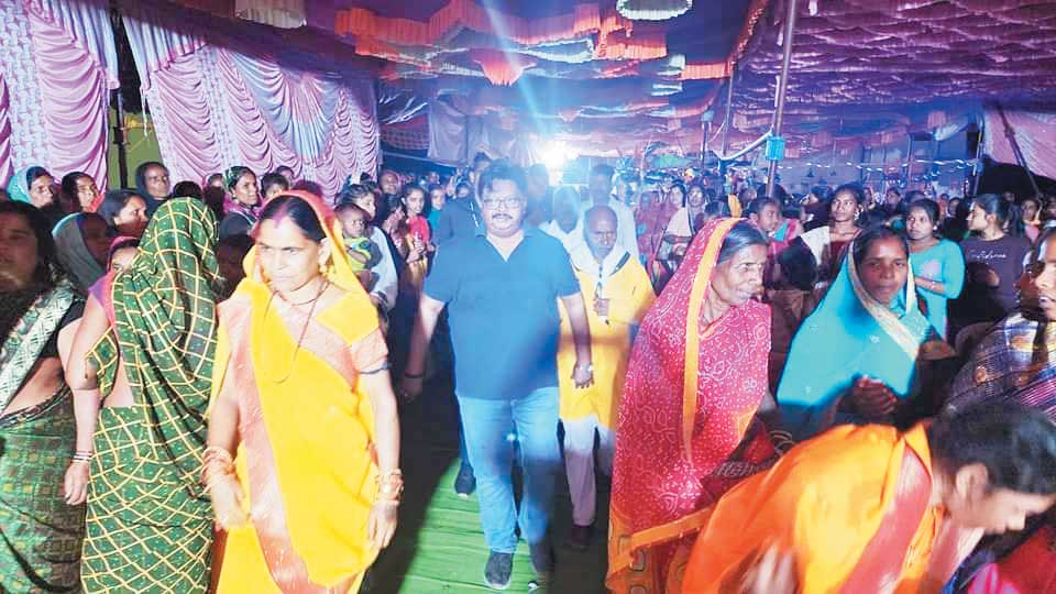 मिंज ने झरिया यादव समाज के लिए सामाजिक भवन का किया लोकार्पण