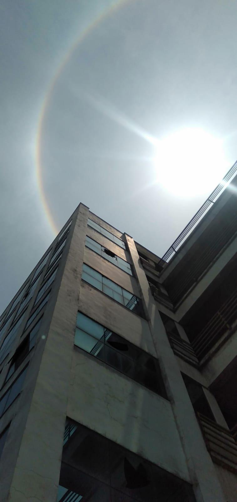 प्रदेश के कई हिस्सों में बादलों में रहा सूरज