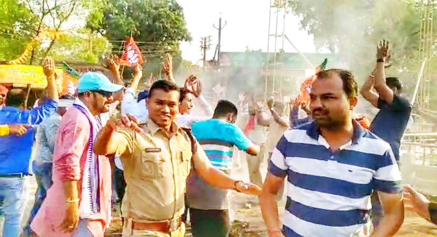 पुतला जलाने सफल हुए कार्यकर्ता, पर कई भाजपा पदाधिकारी रहे नदारद पुतला जलाने सफल हुए कार्यकर्ता, पर कई भाजपा पदाधिकारी रहे नदारद