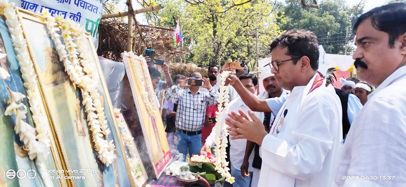 बड़े बचेली के पालिका से अलग होकर पुन: ग्राम पंचायत बनने की प्रथम वर्षगांठ पर ग्रामीणों ने मनाई खुशियां