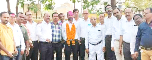 अधिवक्ता संघ कुरुद के अध्यक्ष बने मुकेश