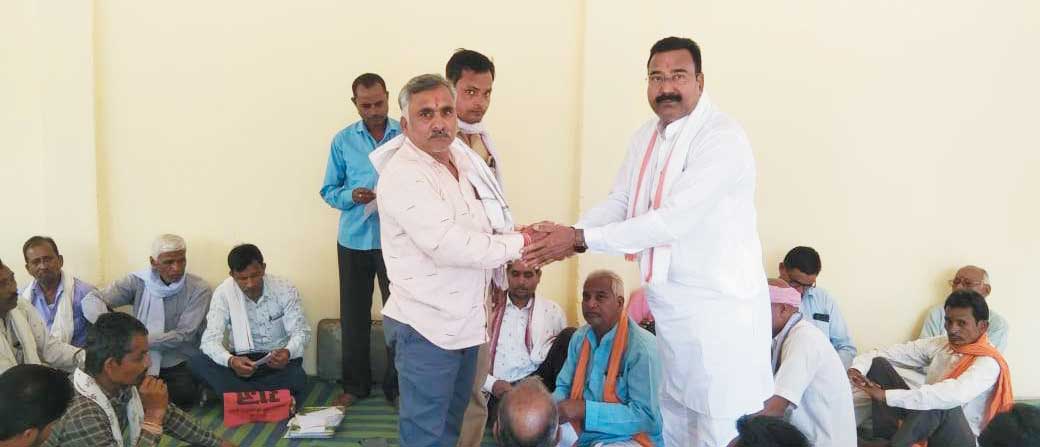 साहू समाज के नवनिर्वाचित पदाधिकारियों ने ली शपथ साहू समाज के नवनिर्वाचित पदाधिकारियों ने ली शपथ