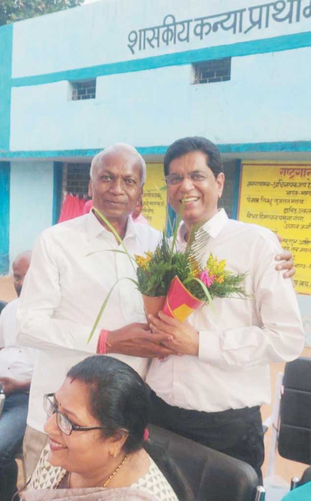 ब्रिटिश शासन में निर्मित कन्या पुत्री शाला के नवनिर्माण के भूमिपूजन में शामिल हुए विधायक सिदार