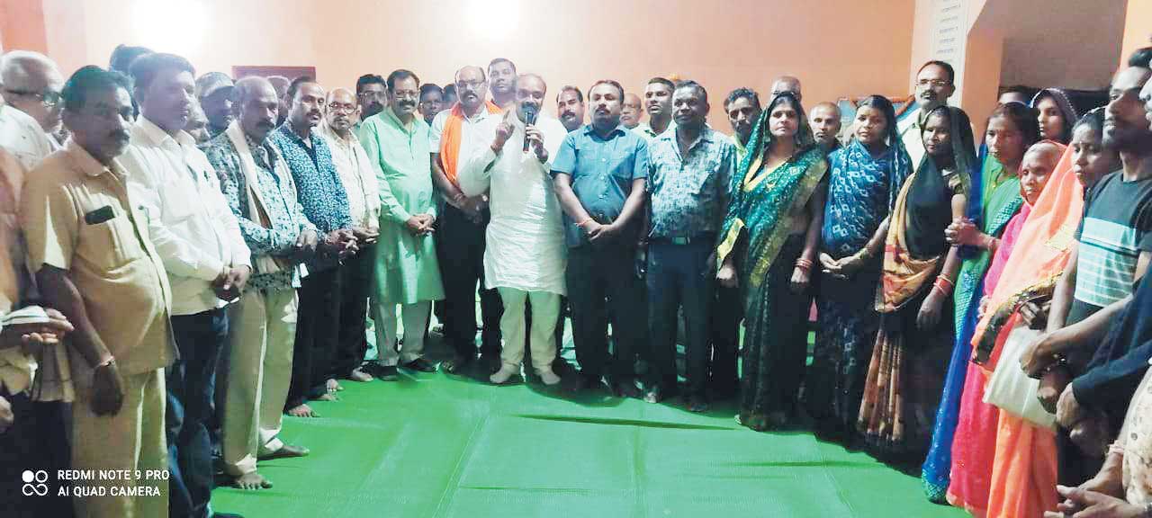 भुनेश्वर को दी श्रद्धांजलि भुनेश्वर को दी श्रद्धांजलि