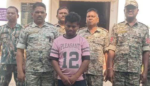 ऑनलाईन सट्टा खिलाने वाला युवक गिरफ्तार ऑनलाईन सट्टा खिलाने वाला युवक गिरफ्तार