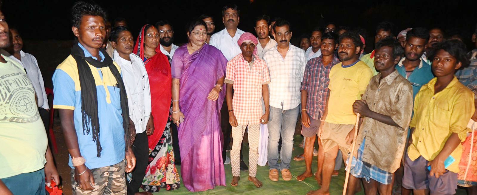 कैंप लगाकर किसान सम्मान निधि,  आयुष्मान कार्ड बनाएं अफसर- रेणुका