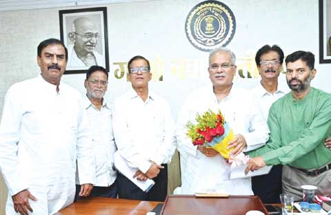 परशुराम जयंती पर सीएम को कान्यकुब्ज ब्राम्हण समाज का न्यौता