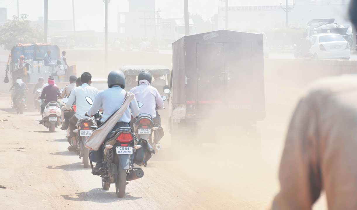 गांव नहीं राजधानी की सडक़...