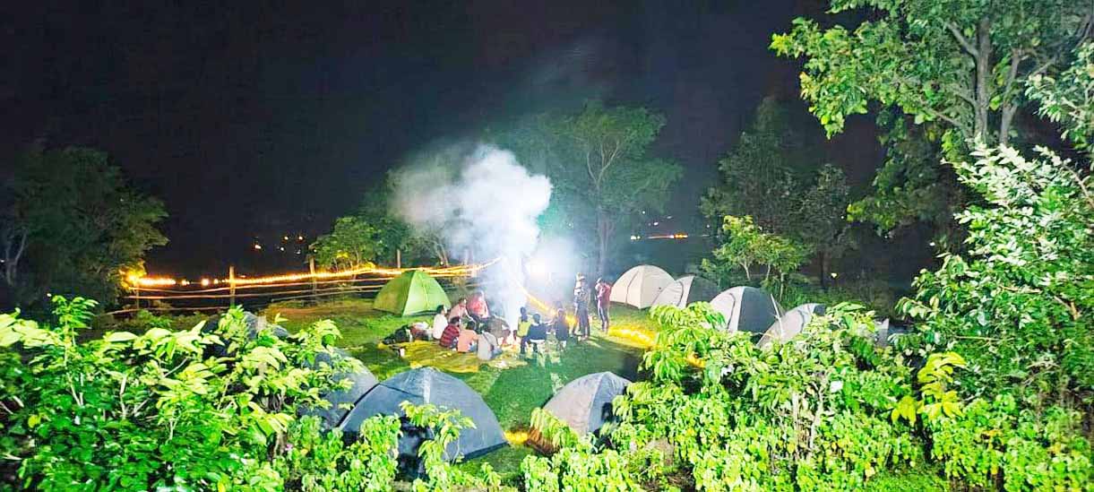 देशदेखा में लगभग 13 सौ फीट की ऊंचाई से देख सकते है सूर्यास्त का नजारा