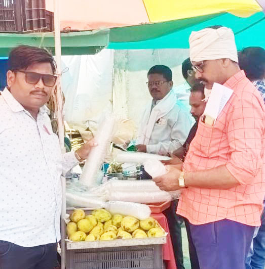 प्रतिबंधित प्लास्टिक, 10 दुकानों से 11 सौ जुर्माना प्रतिबंधित प्लास्टिक, 10 दुकानों से 11 सौ जुर्माना