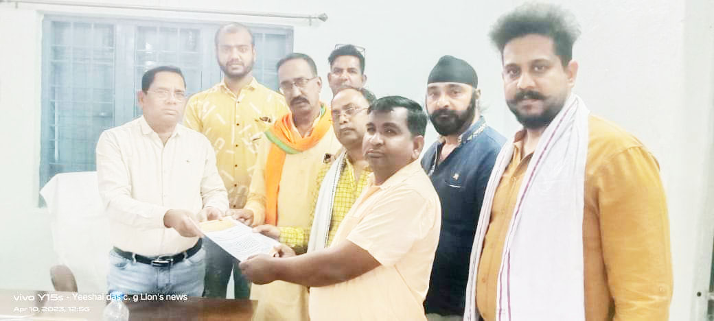 सट्टा पर अंकुश लगाने कलेक्टर को सौंपा ज्ञापन