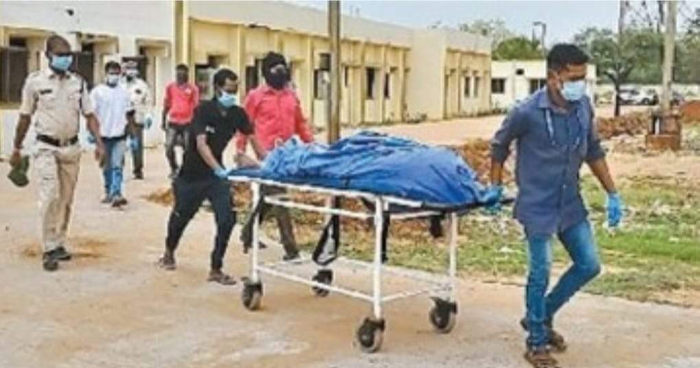 पत्नी की हत्या के आरोपी की जिला अस्पताल में उपचार के दौरान मौत