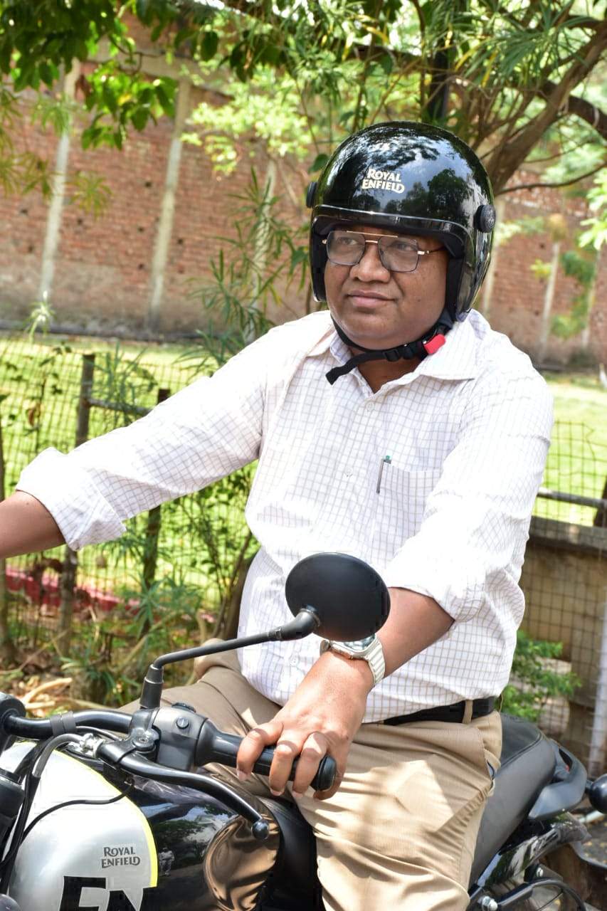 वाहन चलाते समय अवश्य करें हेलमेट का प्रयोग - कलेक्टर वाहन चलाते समय अवश्य करें हेलमेट का प्रयोग - कलेक्टर